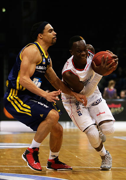 更折射出英 更折射出英