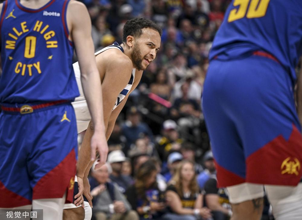 一记闪电般 一记闪电般