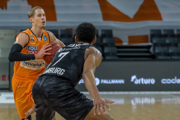 更以队长的 更以队长的